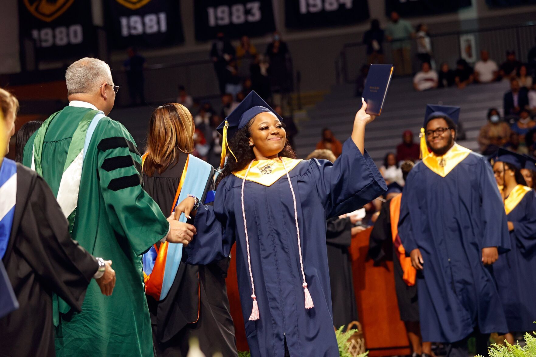 20220529_MET_GRAD_ER_16